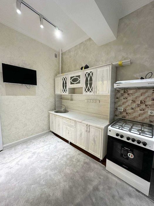 Яшнабад ЖК Азия Хаус продается квартира с мебелью  1/5/8  42м2