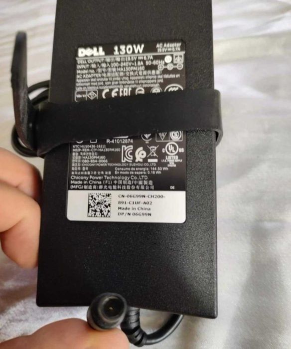 Incarcatoare laptop: 

Dell 130w-19,5v-6 7A. Model ha130pm160.