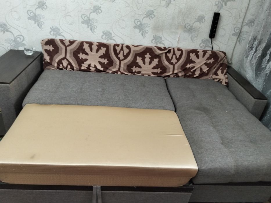 Срочно продам диван