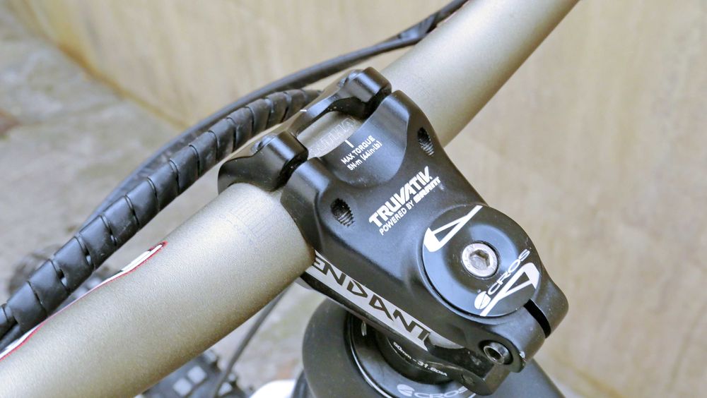 YT Capra CF Pro Race, 27.5 М, BOS Deville 170 ход, 1x 11 SRAM XO1