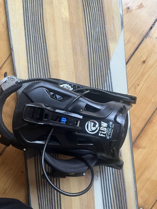 Сноуборд дъска Flow 160cm с автомати Flow