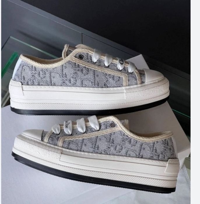Нови дамски обувки CD