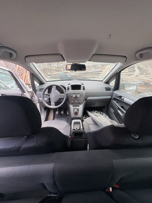 Продавам opel zafira 1.9 CDTI  2006