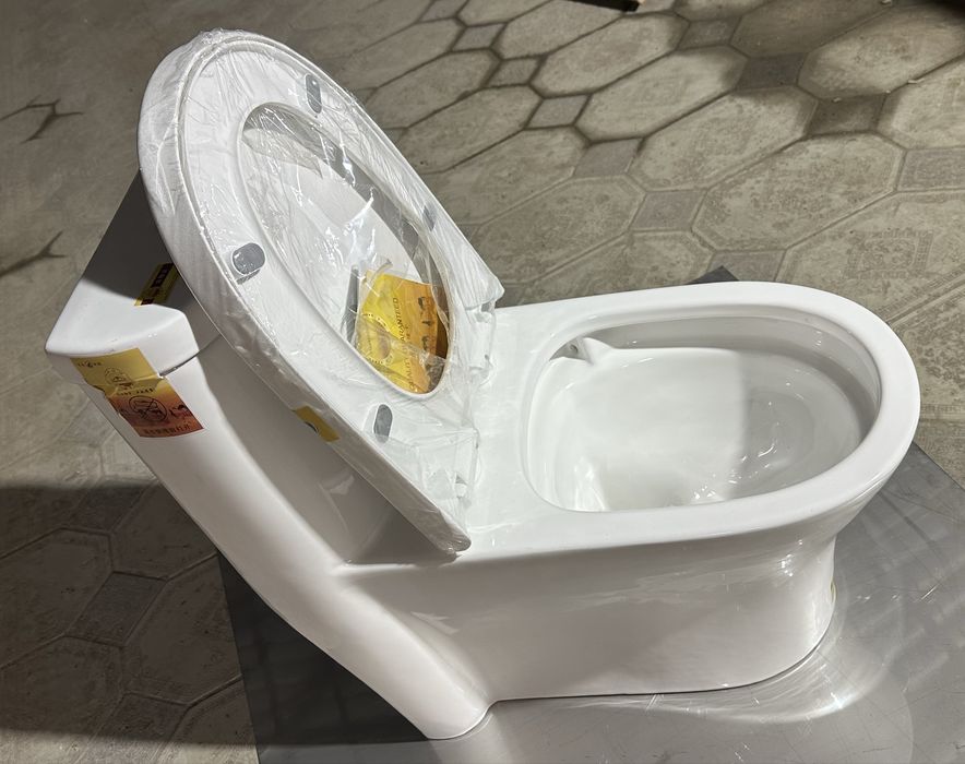 Унитаз новые в комплекте