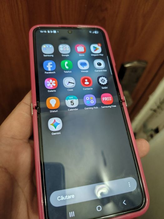 Husa. Z flip 4. Noua
