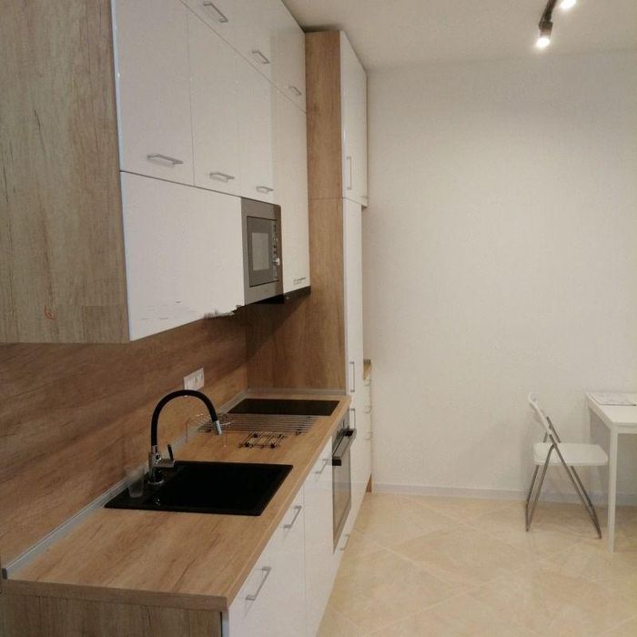 Дава се под наем Тристаен апартамент в София, Дианабад - 86 кв.м за 800 € - Снимка #1