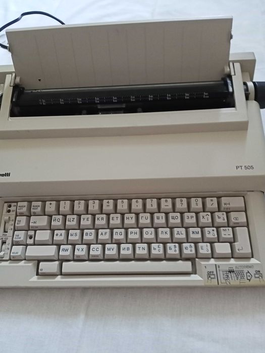Продам итальянскую печатную машинку OLIVETTI.