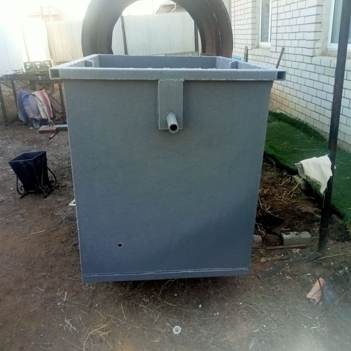 Мусорный контейнер