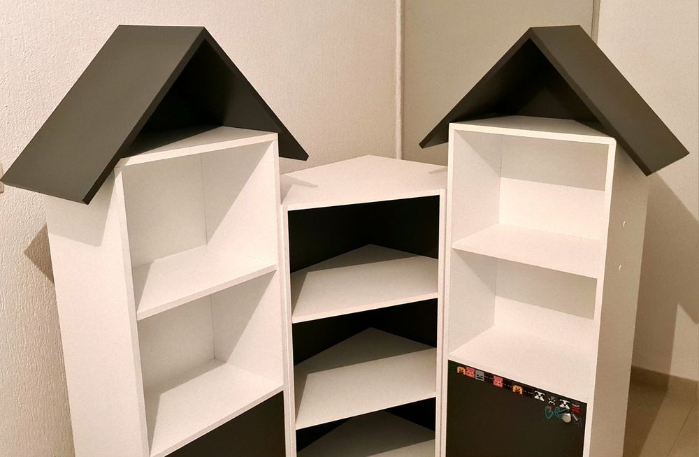 Ъглов шкаф за играчки замък