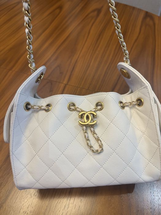 CHANEL 25 Mini white