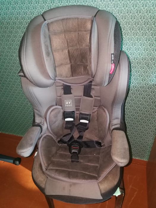 Стильное детское автокресло