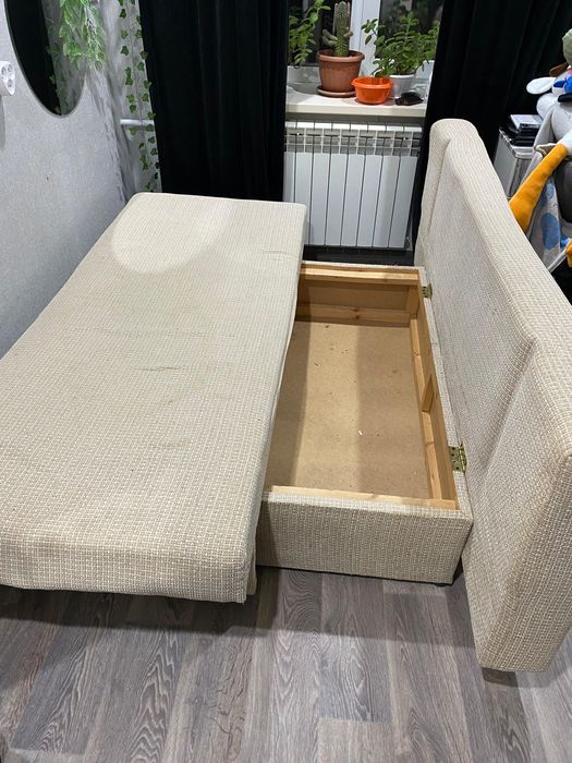 Продам диван для детской