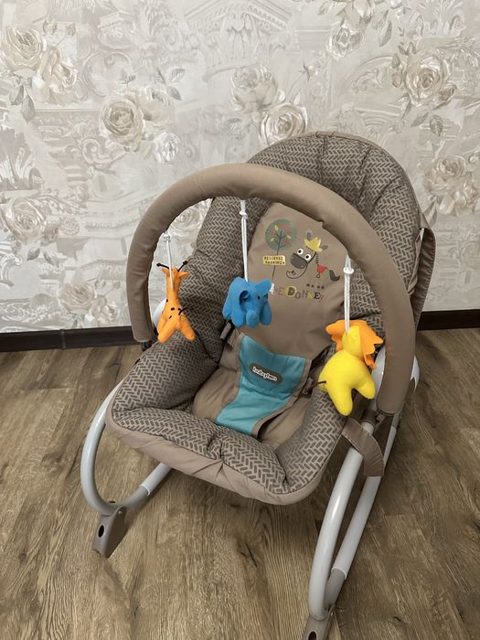 Шезлонг для малышей с рождения