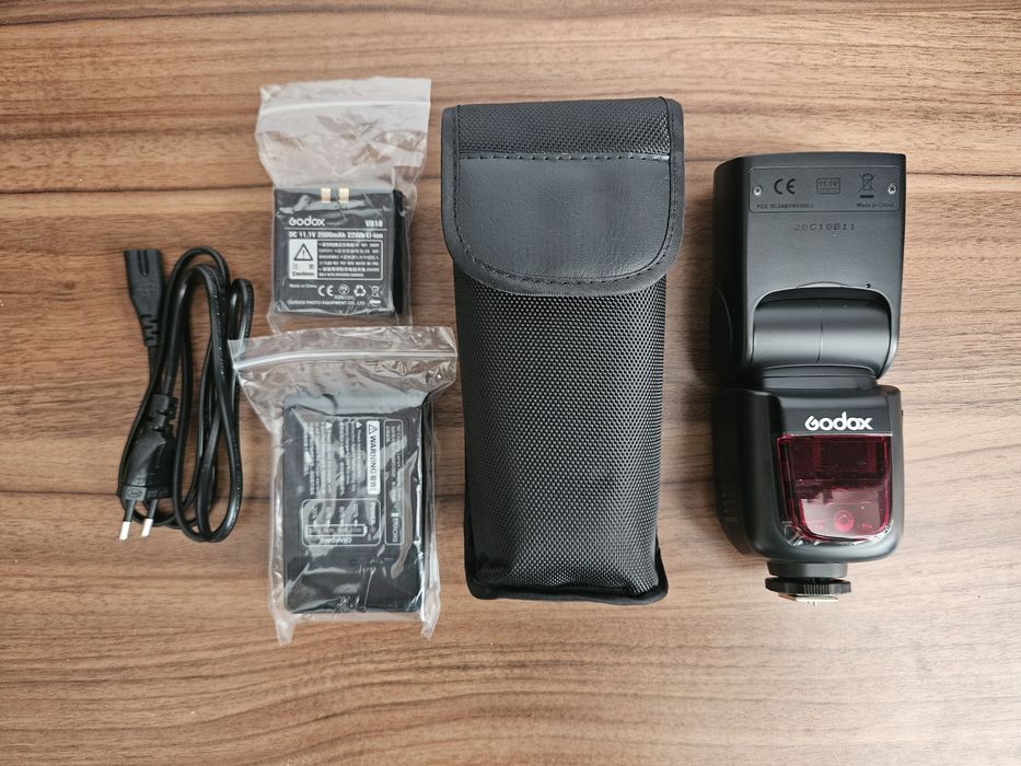 Blit Godox V860 II C pentru Canon