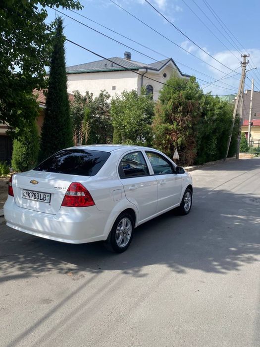 Ideal Nexia 3 Sotiladi