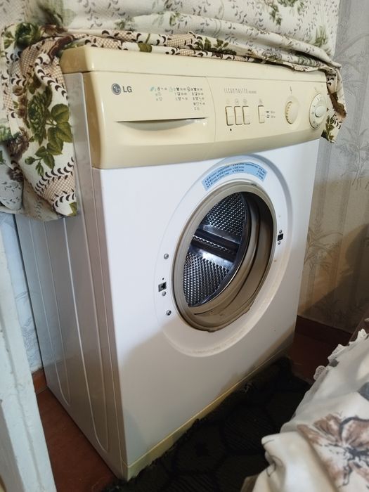 Продам стиральную машину LG