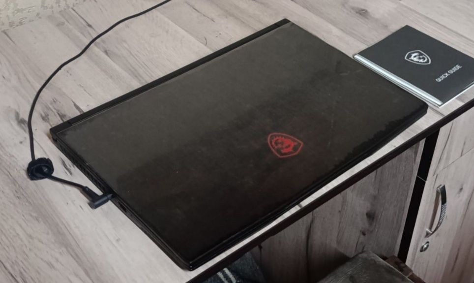 MSI 15.6 Noutbuk