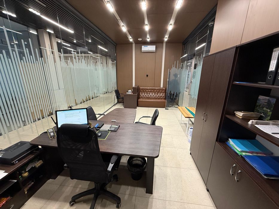 Сдам офис, можно под нотариус, в центре города.