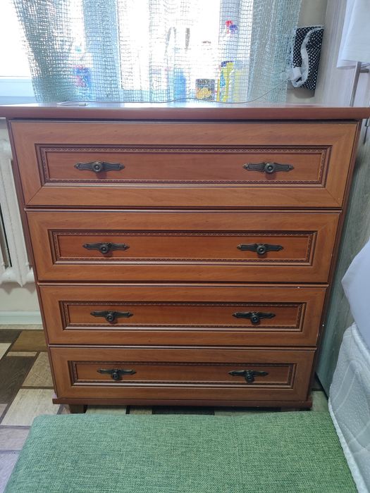 Комод с четырьмя ящиками