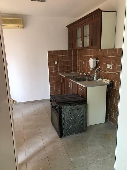 Тристаен апартамент, под наем, кв. Зимно кино Тракия