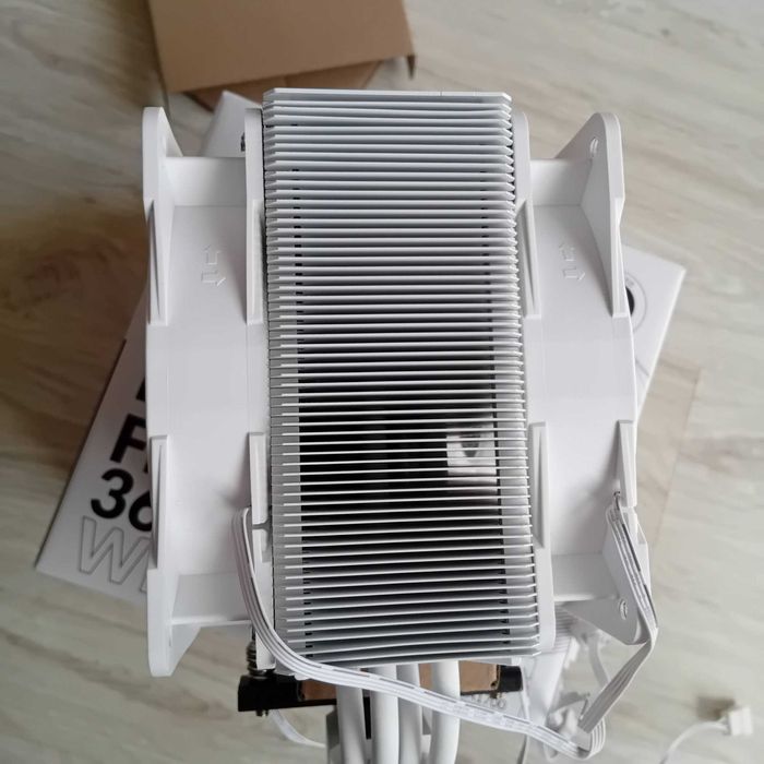 Arctic Freezer 36 A-rgb White