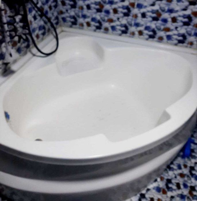 Ванна тяжолая в стиле жакузи чугунная