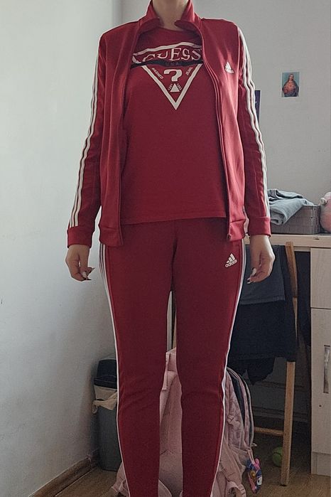 Treningul Adidas rosu