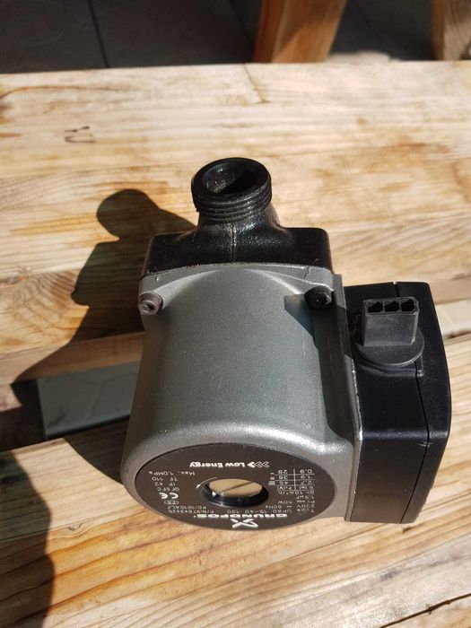 Pompa circulatie Grundfos UPS0 15-40, 3 trepte de putere, produs NOU!