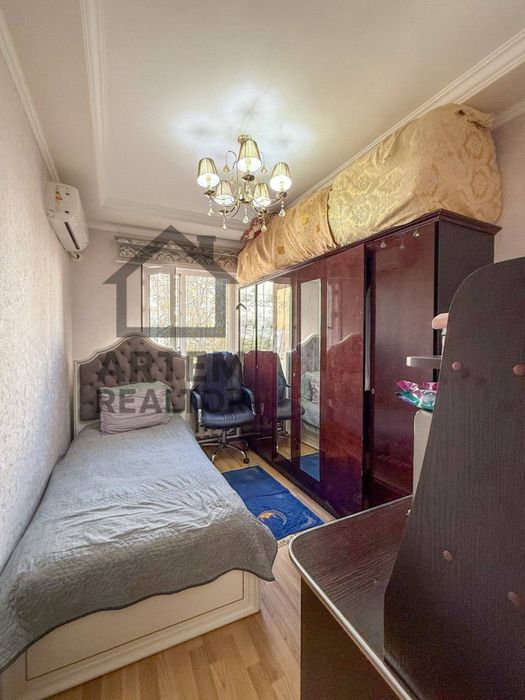 5/2/4 100м2 Буюк Ипак Йули Генерал Петрова массив/ Кирпич , 77 СЕРИЯ.