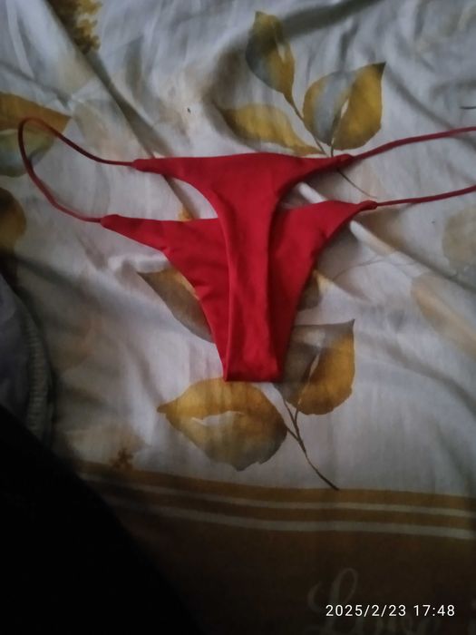 Женские красные стринги