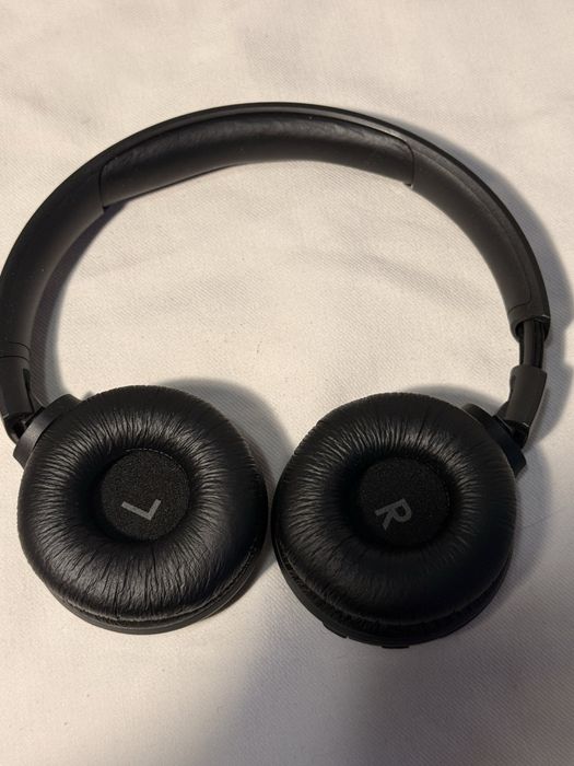 Casti JBL ca noi