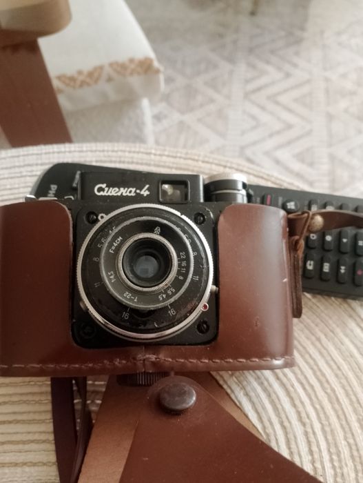 Два броя фотоапарати смяна