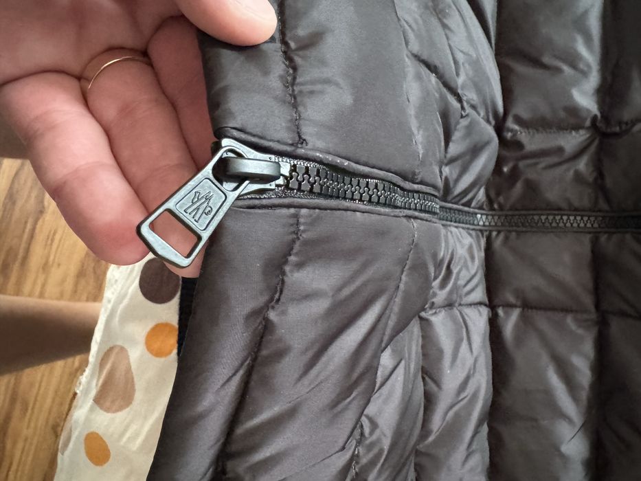 Jacheta bluza Moncler barbati size 3(L)
