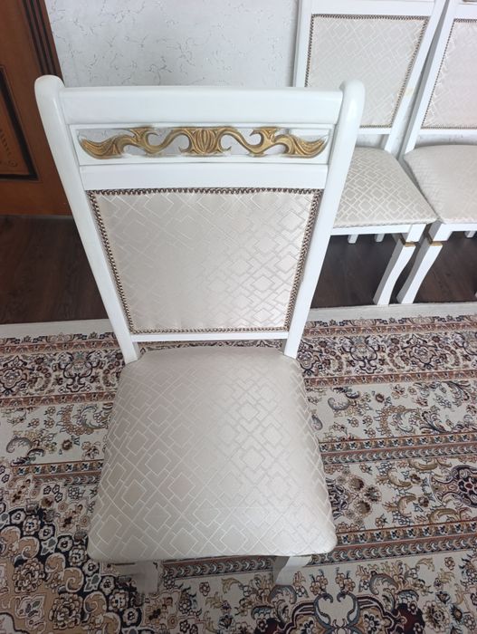 Продам стулья для гостиной
