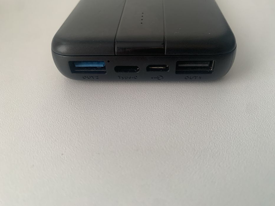 пауэр банк.