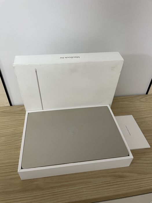 Apple macbook Air M2 2025