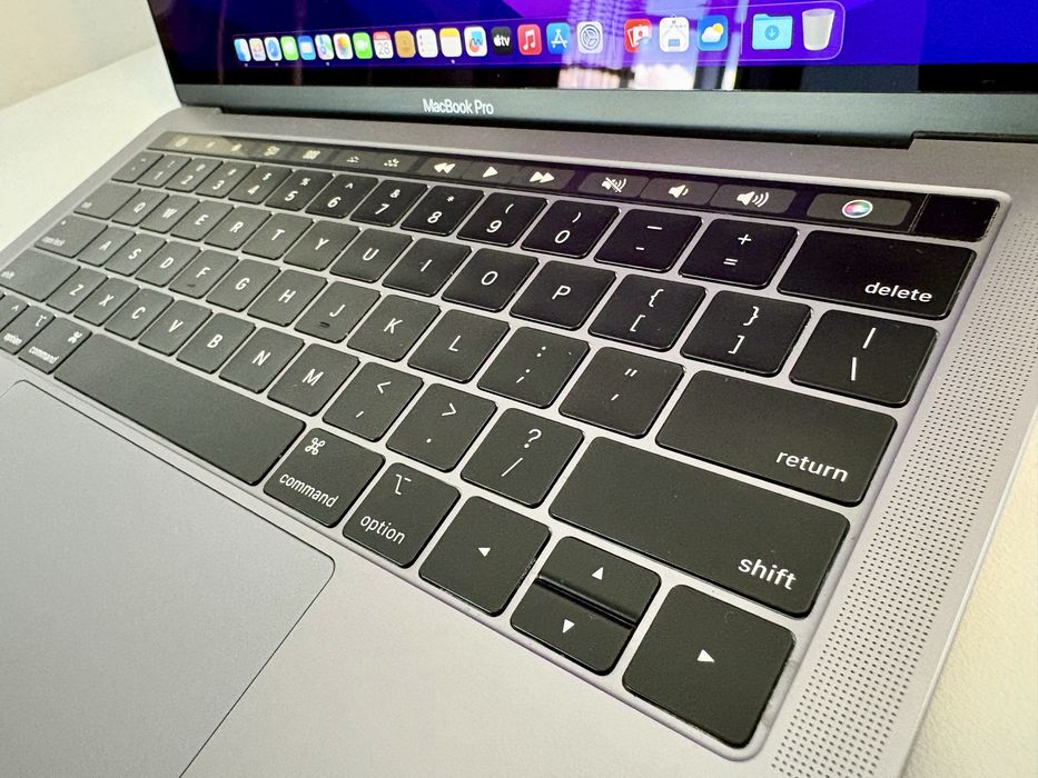 MacBook Pro 13 2019 Touch Bar Space Gray