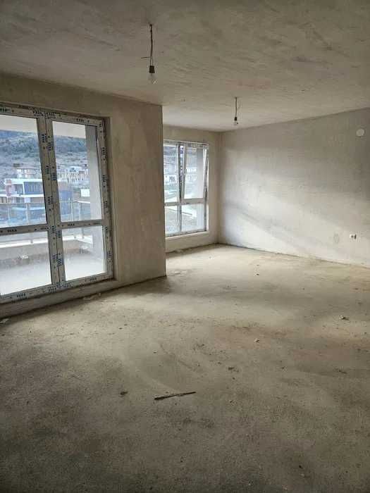 Тристаен апартамент с гараж  Асеновград!