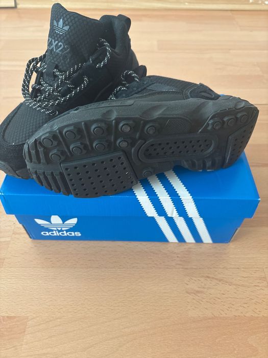 Продавам маратонки -марка АДИДАС