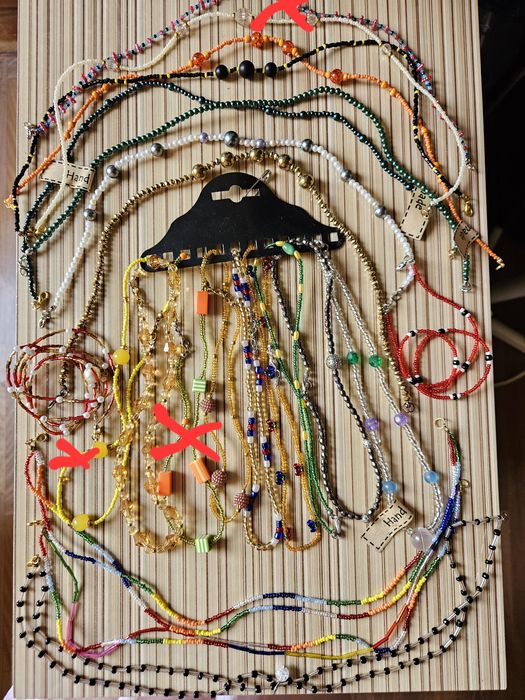 Чокеры, браслеты,  бусы,