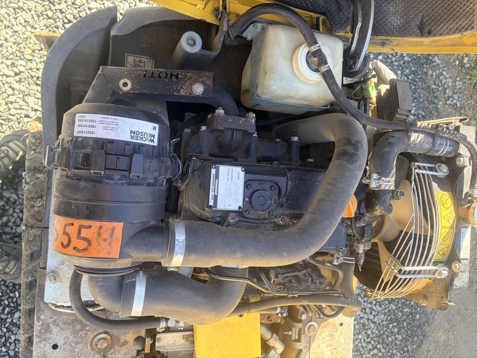 Miniexcavator motor yanmar 3 cilindrii