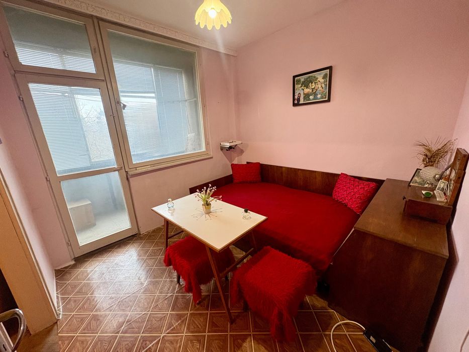 Продава се Тристаен апартамент в Търговище, Вароша - 72 кв.м за 762 €/кв.м - Снимка #2