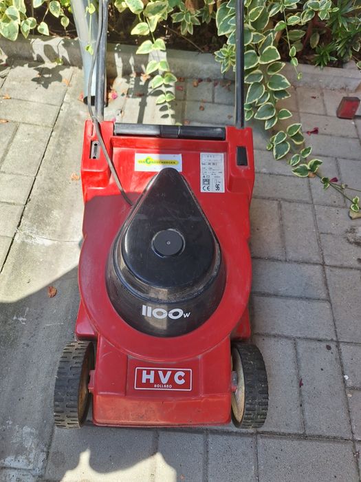 Vând mașină de tuns iarba electrică