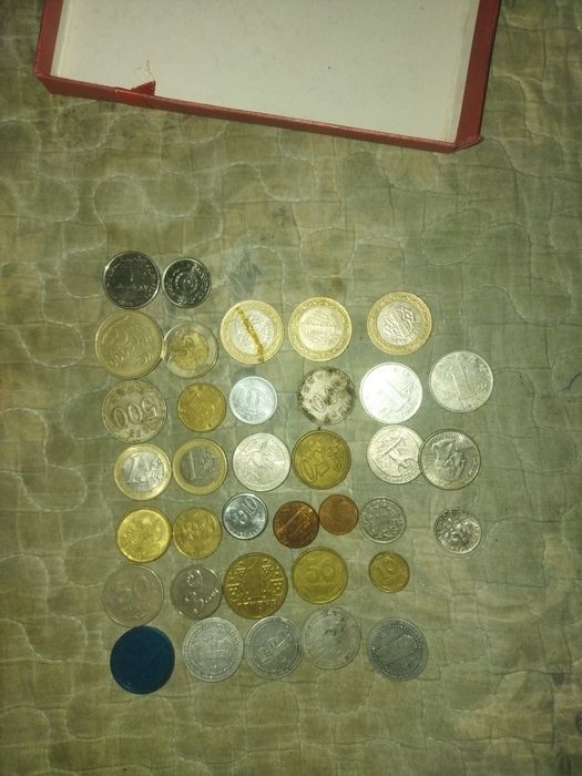 Savetski tangalar va pullar sotiladi