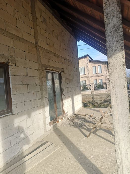 Casă la roșu 200mp in Rădăuți