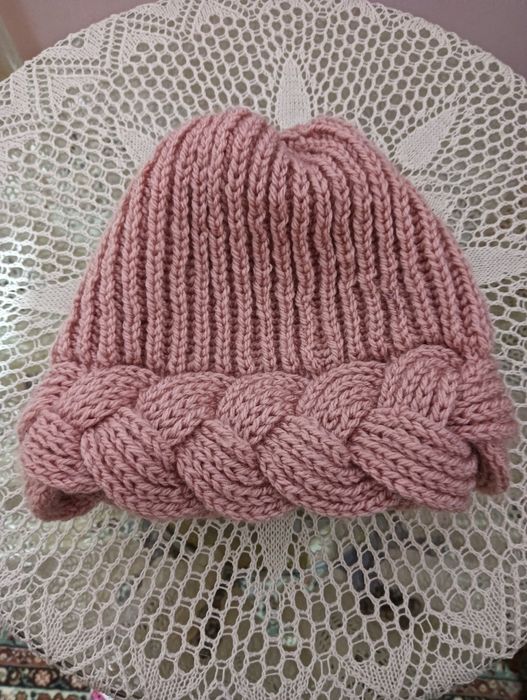 Caciula damă, tricotate manual