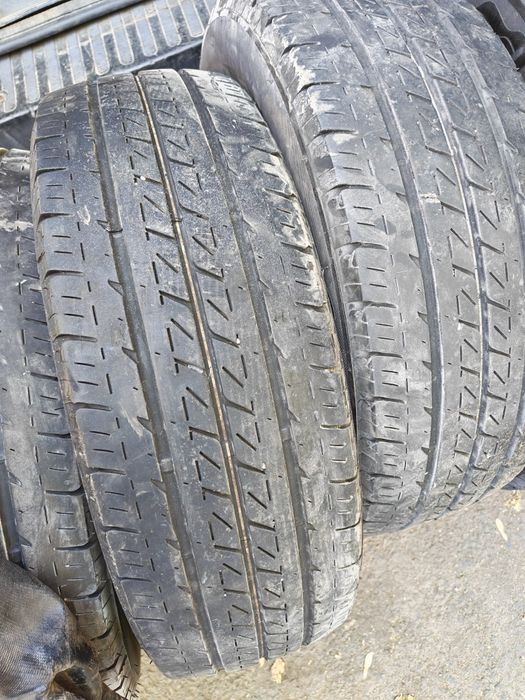 Vând cauciucuri 215/65/16 C