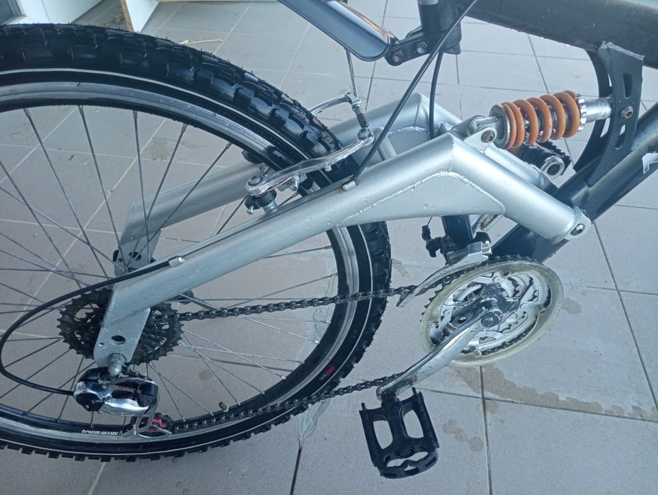 Bicicletă stare excepțională cauciucuri noi 0 km