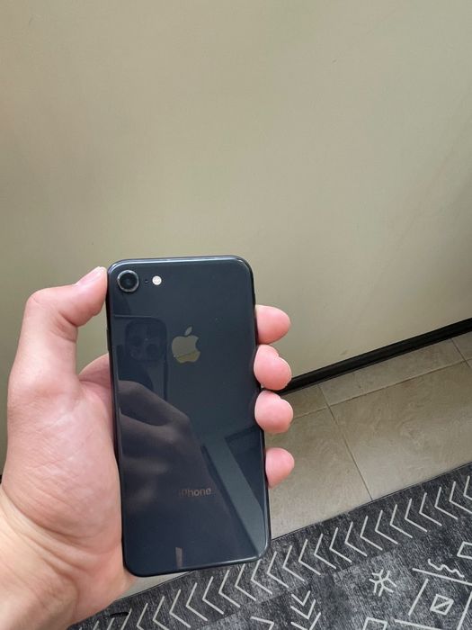 Iphone 8 64    Gb