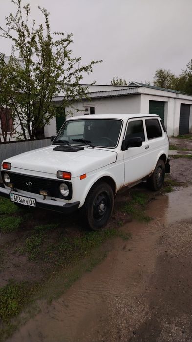 Продам автомобиль Нива 21214